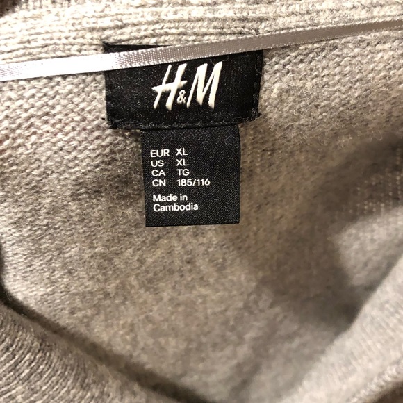 H&M men’s grey button up sweater XL - Picture 3 of 5